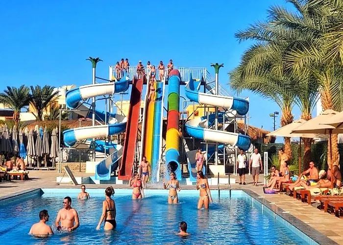 Queen T Resort *