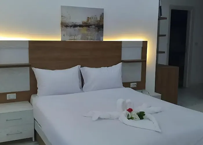 Queen T Resort